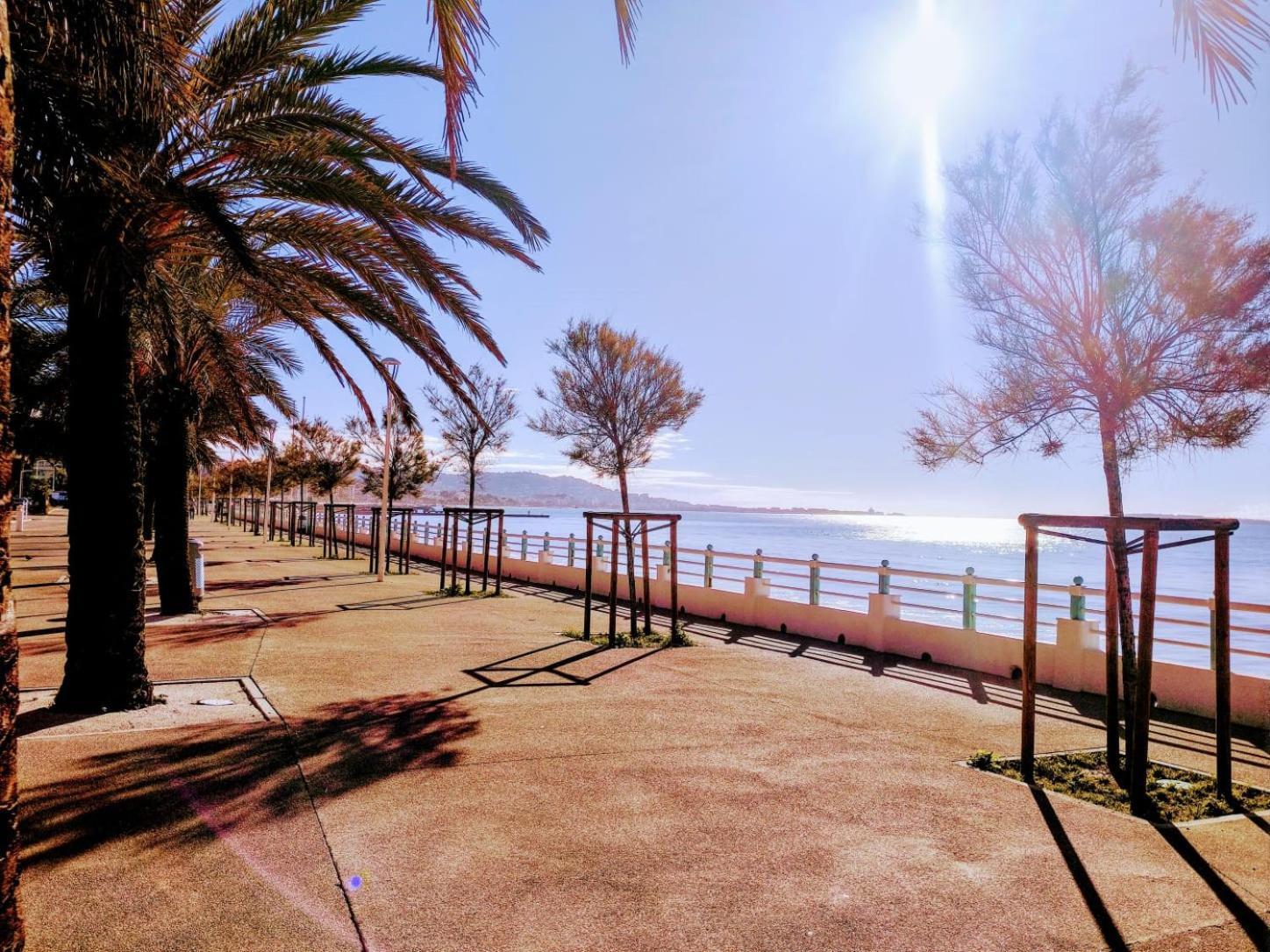 Bord De Mer, Midi, Acces Direct A La Cannes